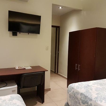 All Days Inn And Out サンサルバドル エクステリア 写真
