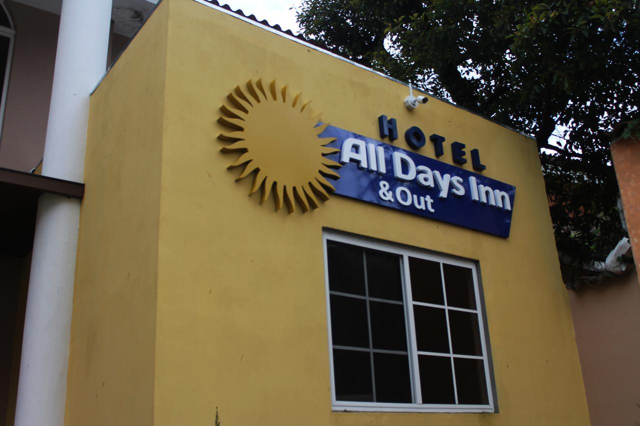 All Days Inn And Out サンサルバドル エクステリア 写真
