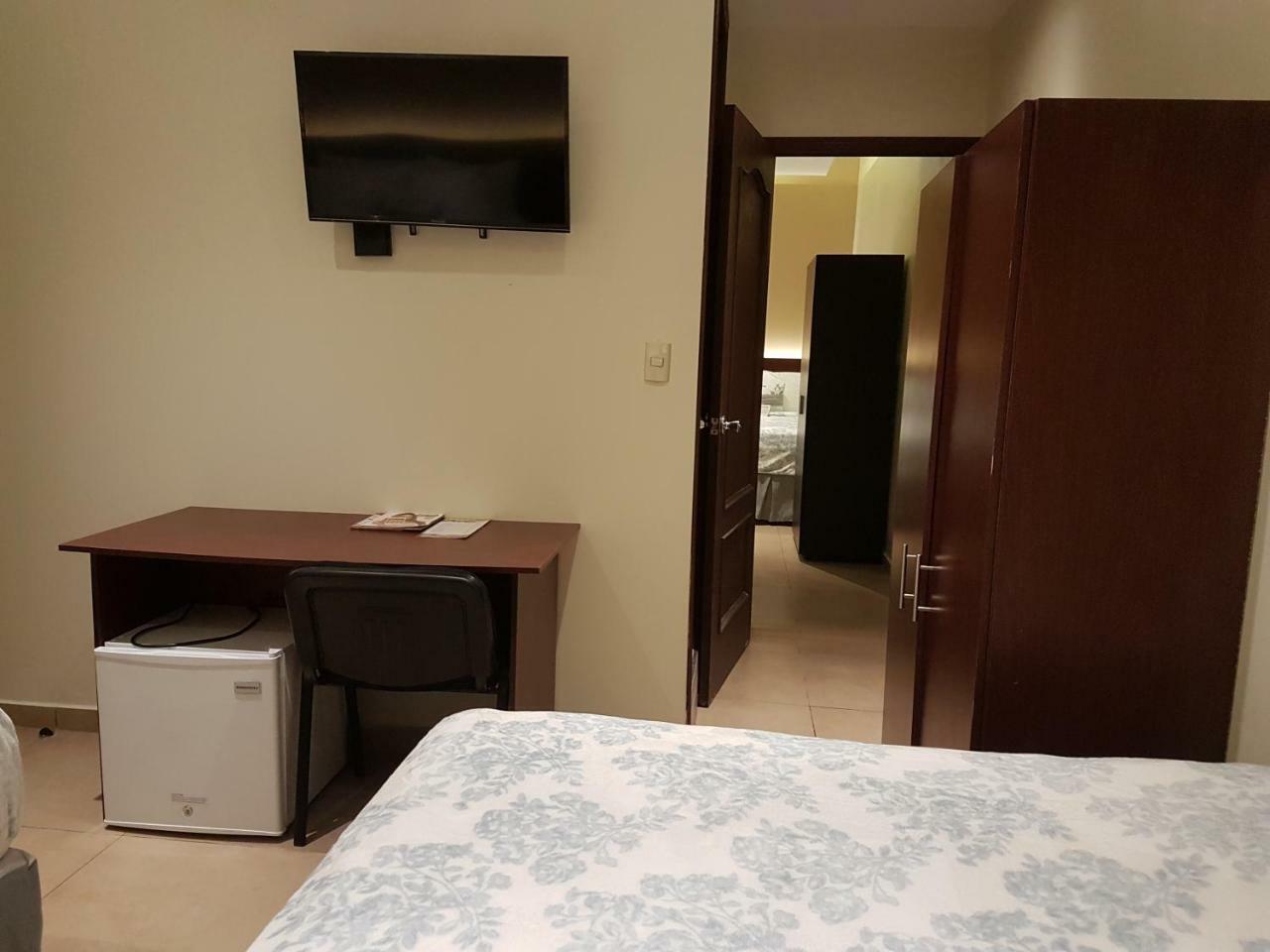 All Days Inn And Out サンサルバドル エクステリア 写真