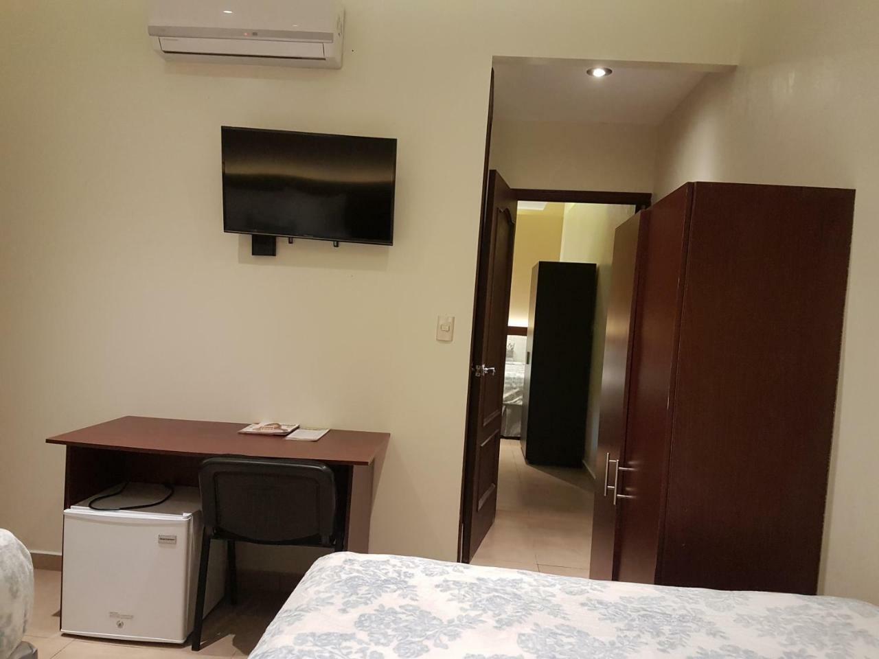 All Days Inn And Out サンサルバドル エクステリア 写真